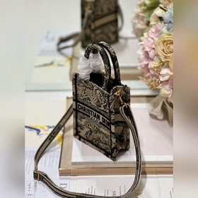 Подлинная мини-сумка для телефона Dior BOOK TOTE «Apricot Tiger» 