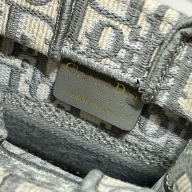 Подлинная мини-сумка для телефона Dior BOOK TOTE «Old Flower Grey