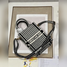 Подлинная мини-сумка для телефона Dior BOOK TOTE (в клетку) Эта с