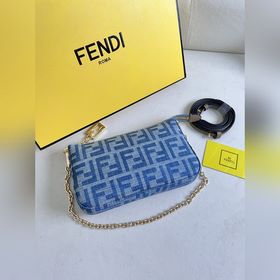 Джинсовая сумка Классическая сумка FENDI с маджонгом уже в продаж