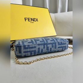 Джинсовая сумка Классическая сумка FENDI с маджонгом уже в продаж
