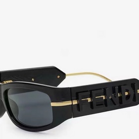 Fendi  МОДЕЛЬ： FE40120I РАЗМЕР： 56 19-140