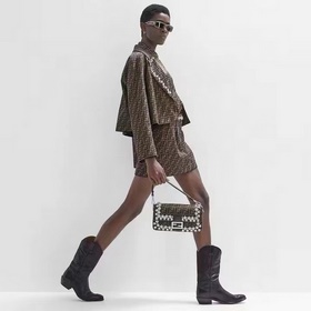 Fendi  МОДЕЛЬ： FE40120I РАЗМЕР： 56 19-140