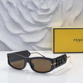 Fendi  МОДЕЛЬ： FE40120I РАЗМЕР： 56 19-140