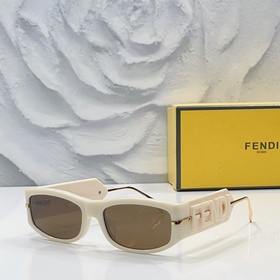 Fendi  МОДЕЛЬ： FE40120I РАЗМЕР： 56 19-140