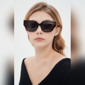 Fendi Модель： FE50016U Размер： 50-24-145 2025 Новинка Двойная за