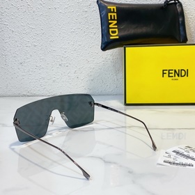 Fendi МОДЕЛЬ： FE4121US Размер： 145 мм x 120 мм