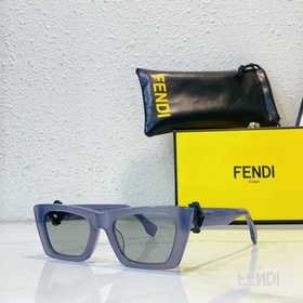 Fendi  МОДЕЛЬ： FD40219 РАЗМЕР： 53-21-140