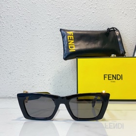 Fendi  МОДЕЛЬ： FD40219 РАЗМЕР： 53-21-140