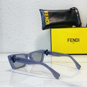 Fendi  МОДЕЛЬ： FD40219 РАЗМЕР： 53-21-140