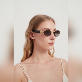 Fendi  МОДЕЛЬ： FD40218 РАЗМЕР： 54/21-140