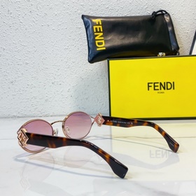 Fendi  МОДЕЛЬ： FD40218 РАЗМЕР： 54/21-140