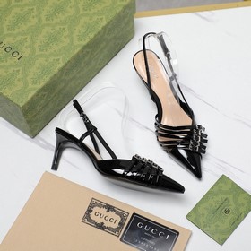 GUCCI Гуччи. Эта серия состоит из 5 кожаных ремешков и металличес