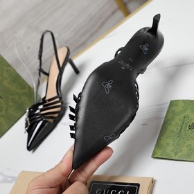 GUCCI Гуччи. Эта серия состоит из 5 кожаных ремешков и металличес