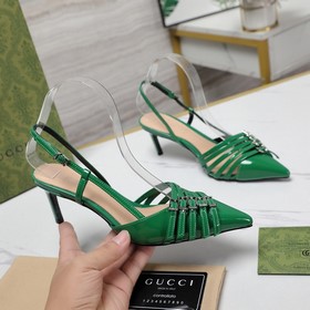GUCCI Гуччи. Эта серия состоит из 5 кожаных ремешков и металличес