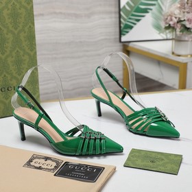 GUCCI Гуччи. Эта серия состоит из 5 кожаных ремешков и металличес