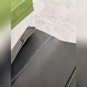Новейший паспортный чехол из серии Ophidia от Gucci. Изделия сери