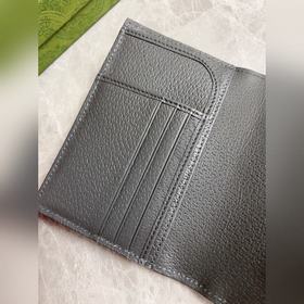 Новейший паспортный чехол из серии Ophidia от Gucci. Изделия сери