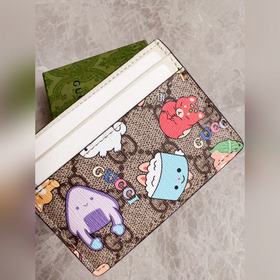 Новинка от Gucci! Карман для карт с камуфляжным рисунком. Изыскан