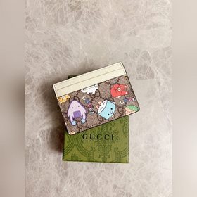 Новинка от Gucci! Карман для карт с камуфляжным рисунком. Изыскан