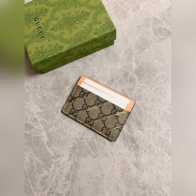 Качество фирменного магазина, товары высшего качества, фотографии