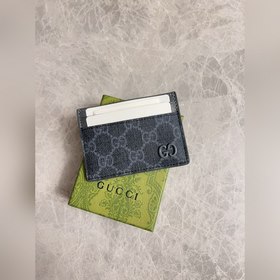 Представляем новую коллекцию Gucci. Карточный чехол с контрастным
