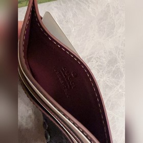 Представляем новейшую коллекцию Gucci. Карточный чехол с контраст