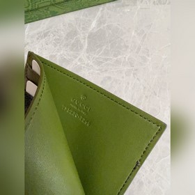 Представляем новейшую коллекцию Gucci. Картодержатель с контрастн