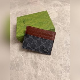Представляем новую коллекцию Gucci. Картодержатель с контрастным