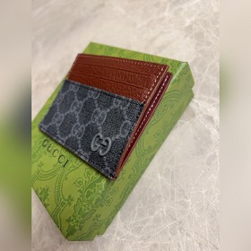 Представляем новую коллекцию Gucci. Картодержатель с контрастным 