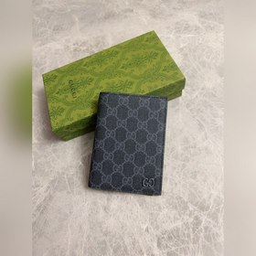 Представляем новую коллекцию Gucci — паспортный чехол с контрастн