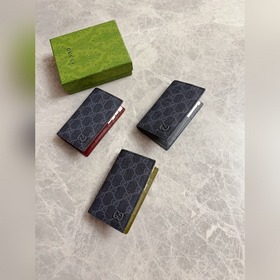 Новая коллекция Gucci представляет тонкий и компактный кошелек с 