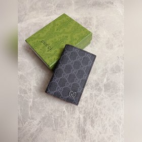 Новая коллекция Gucci представляет тонкий и компактный кошелек с