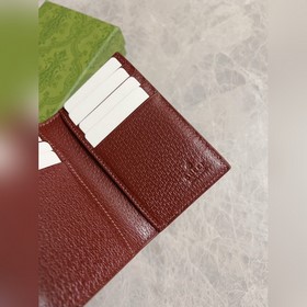 Новая коллекция Gucci представляет тонкий и компактный кошелек с 