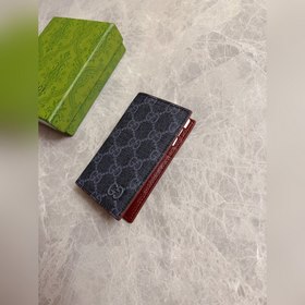 Новая коллекция Gucci представляет тонкий и компактный кошелек с 