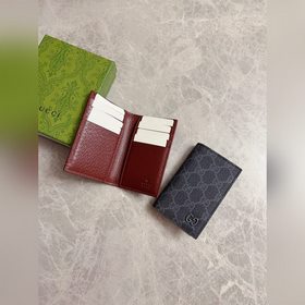 Новая коллекция Gucci представляет тонкий и компактный кошелек с 