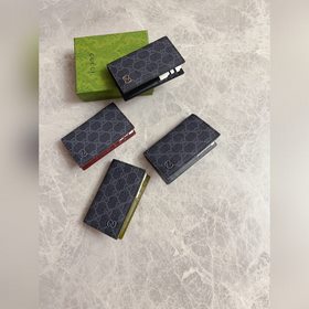Новая коллекция Gucci представляет тонкий и компактный кошелек с 