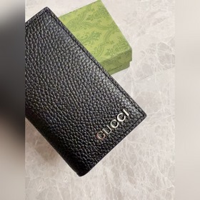 Качество фирменного магазина, товары высшего качества, фотографии
