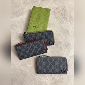 Представляем новую коллекцию Gucci. Картодержатель с контрастным 