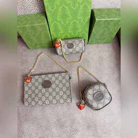 Новинка от Gucci — мини-кошелек для мелочи, рекомендованный ведущ