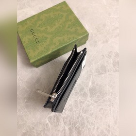Новая модель, представленная на официальном сайте. Тонкий кожаный