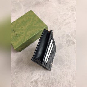 Новая модель, представленная на официальном сайте. Тонкий кожаный