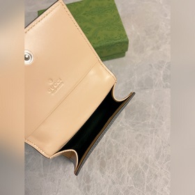 Новейший кожаный кошелек Gucci изготовлен из бежевой и черной тка