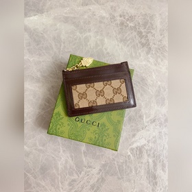 Серия Gucci Luce отличается ярким игривым характером. «Luce» в пе