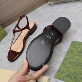 GUCCI 2025 летние сандалии с классической логотипной цепочкой Нов