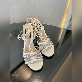 Новая коллекция весна-лето 2025 от Gucci： сандалии на высоком каб