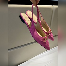 Новая модель GUcc с пряжкой виде конской уздечки от G в 2025 году