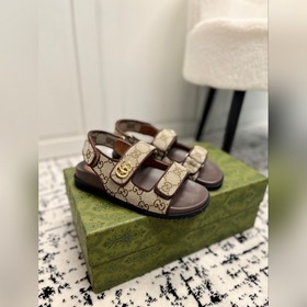 GUCCI · Гуччи Новые сандалии на плоской подошве с липучкой из кол
