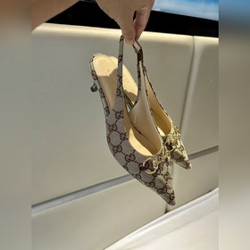 Новая модель GUcc с пряжкой виде конской уздечки от G в 2025 году