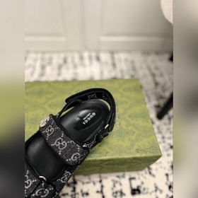 GUCCI · Гуччи Новые сандалии на плоской подошве с липучкой из кол